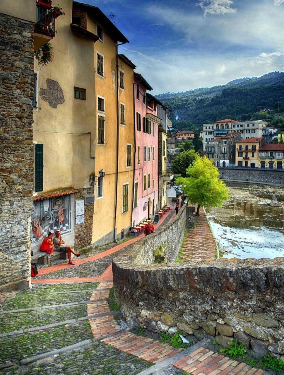 Villa Stardust - Bedbluesky Dolceacqua Exterior foto