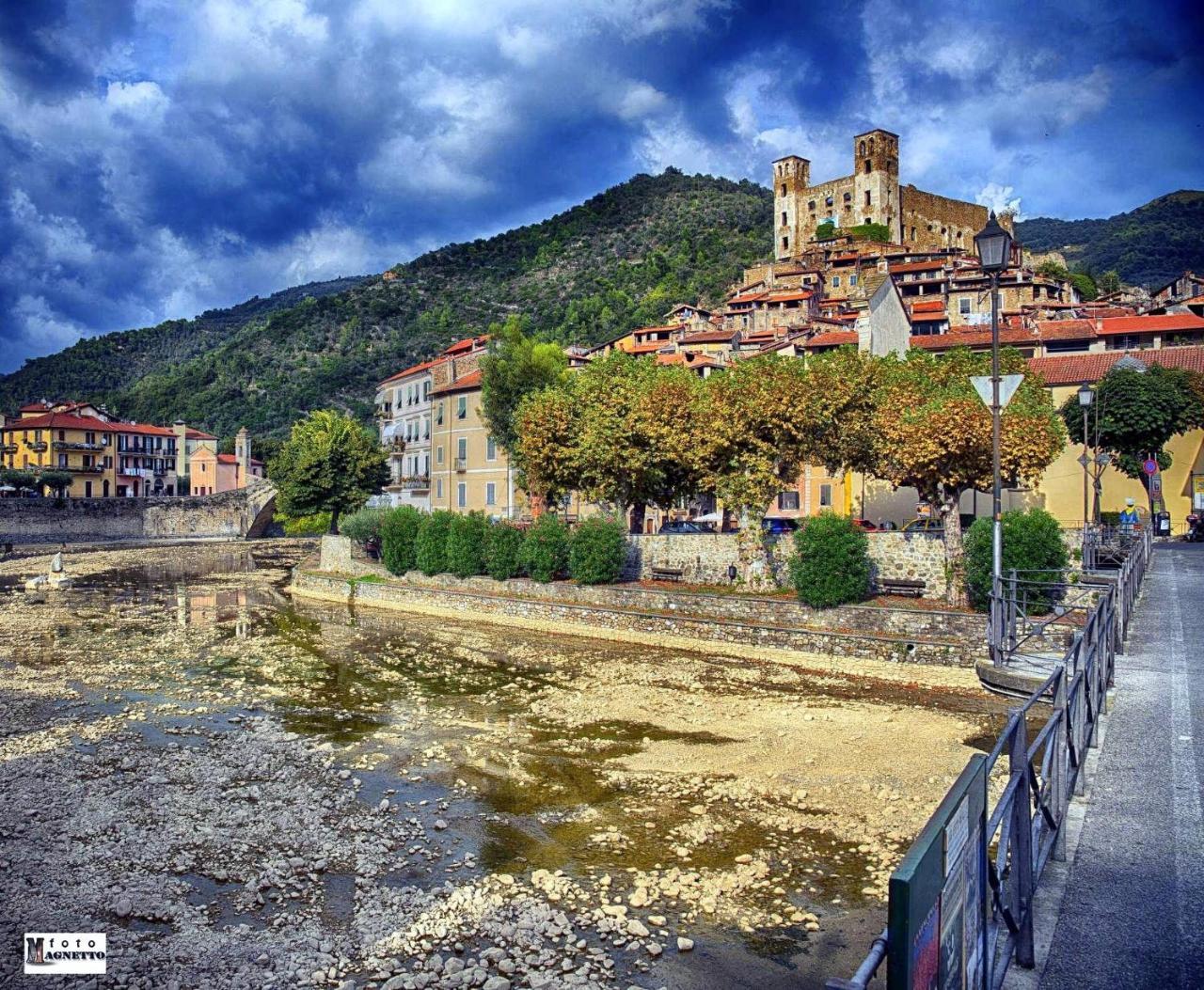 Villa Stardust - Bedbluesky Dolceacqua Exterior foto